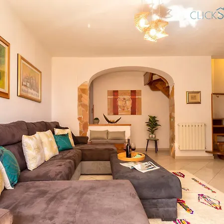 Apartmán Alida Penthouse In Centre With Terrace Wifi A/c